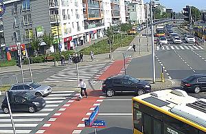 Hulajnogą na czerwonym świetle. Wypadek na rogu Powstańców i Człuchowskiej