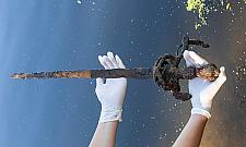 Wędkarz znalazł rapier. Broń z czasów potopu szwedzkiego