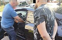 Policjanci odkryli narkotyki w schowku auta