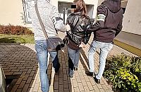 Policyjny nalot na Pradze: zatrzymano dilera, jego pomocnika i klientów