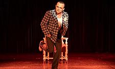 Opowieść o Adolfie Dymszy i znaczeniu śmiechu w trudnych czasach