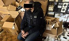 Policjanci rozbili magazyny z podrabianymi kosmetykami. Wartość towaru: 25 mln zł