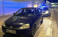 Zatrzymali go za brak pasów. To nie był jego główny problem