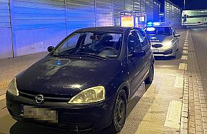 Zatrzymali go za brak pasów. To nie był jego główny problem