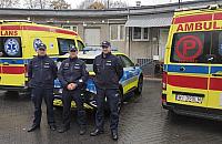 Pomogli rodzącej kobiecie. Na sygnale eskortowali do szpitala