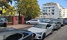 Wylali asfalt, zapomnieli o pieszych i dzieciach