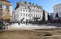 Pałac Karasia odbudowany. Na razie tylko dla "Lalki"