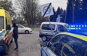 Potknęła się na chodniku, a policja zatrzymała jej pijanego syna