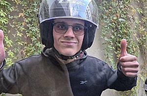 Policja poszukuje sprawcy uszkodzenia auta przy Terespolskiej