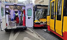 Zderzenie tramwajów z autobusem w alei Solidarności