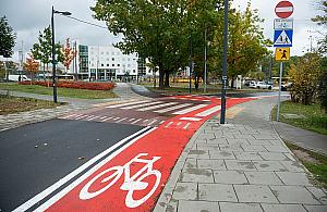 Rowerowy kontraruch do stacji metra. Mieszkańcy alarmują o niebezpiecznych sytuacjach