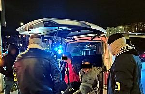 Osiem osób zatrzymanych za kradzieże aut. Policyjna akcja w kilku województwach