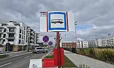 Pasażerowie domagają się wiat przystankowych. "To XXI wiek czy prowizorka?"