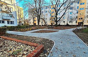 Dwa podwórka na Niskiej po remoncie