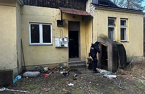 Wawerscy policjanci sprawdzają miejsca, gdzie mogą przebywać bezdomni