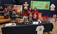 Mikołajkowa Integracja Świąteczna w SP 92: taniec, kolędy i świąteczne atrakcje