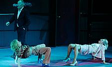 Teatr Komedia pokazuje, jak starzeć się z dystansem do siebie