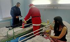 Policjanci obdarowali małych pacjentów Szpitala Bielańskiego