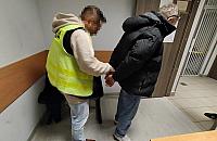 Pijany mężczyzna zaatakował ratowników. Zatrzymała go policja