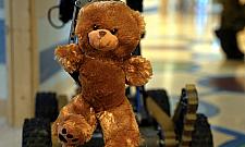 Stołeczni policjanci jako Mikołaje w szpitalu