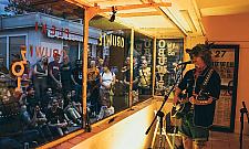 Metamorfoza na bazarku. Pawilon 27 pełen kultury