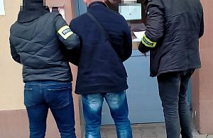 Kradł perfumy w sklepach na Żoliborzu. Policja zatrzymała 37-latka