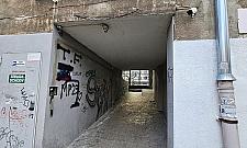 Mickiewicza 18a żąda opłat za udostępnienie przejścia