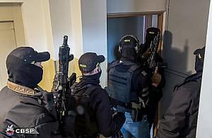 Brutalne wymuszenie na deweloperze. CBŚP zatrzymało pięciu mężczyzn