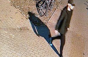 Policja szuka sprawcy napadu. Prosi o pomoc