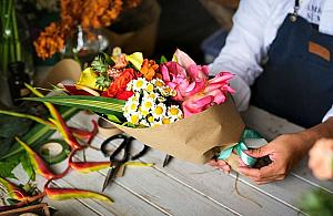 Kwiaty na Walentynki - jak dobrać bukiet do charakteru ukochanej osoby?