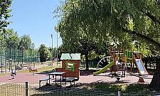 Rozbudowa placu zabaw przy SP 364 na Bemowie? Jest projekt