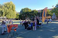 Teren sportowy przy Or-Ota 5 do pilnej poprawy. Czy dzielnicę na to stać?