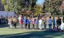 Teren sportowy przy Or-Ota 5 do pilnej poprawy. Czy dzielnicę na to stać?