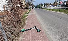 Warszawa ma dość hulajnóg na chodnikach. Jest projekt kampanii za 1,5 mln