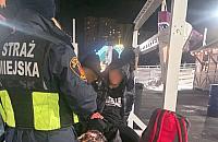 Uraz na lodowisku w Parku Bródnowskim. Strażniczki udzieliły pomocy 16-latkowi