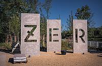 "Czwarta przyroda" czy odpady? RDOŚ chce usunięcia betonowych płyt z parku Żerańskiego