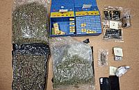 Policjanci znaleźli w mieszkaniu ponad 2 kg marihuany i waporyzatory z THC