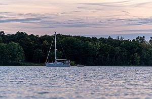 Żeglowanie po polskich jeziorach - odkryj piękno i spokój Mazur