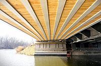 Budowa mostu postępuje. Kolejny etap prac zakończony