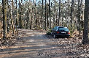 Samochód z kluczykami w środku pozostawiony w Choszczówce