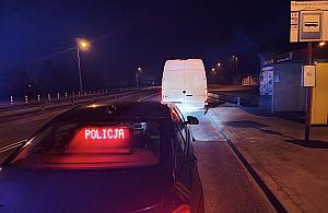 122 km/h poza miastem i surowa kara. Nowe przepisy już obowiązują