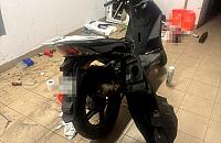 Rozbierali kradziony skuter w garażu. 18-latkowie zatrzymani