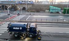 Wiosenne sprzątanie Warszawy. Miliony metrów chodników do oczyszczenia