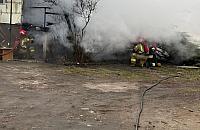 Policjantki i ratownik uratowali rodzinę z pożaru