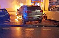 Nocny pożar SUV-a na Pradze-Północ. Szybka akcja służb