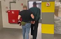 Zniszczyli budynek i wtargnęli do środka. Policja zatrzymała sprawców