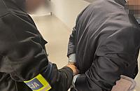 Oszust oferował "złotą" biżuterię. Zatrzymany przez policję