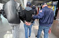 Chciał uciec do Holandii. Policja zatrzymała go przy bramce