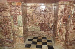 Zabytkowa kaplica na Woli po remoncie. Odsłonięto piękno polichromii