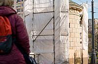 Remont Grubej Kaśki w Warszawie. Zabytkowa studnia przechodzi metamorfozę